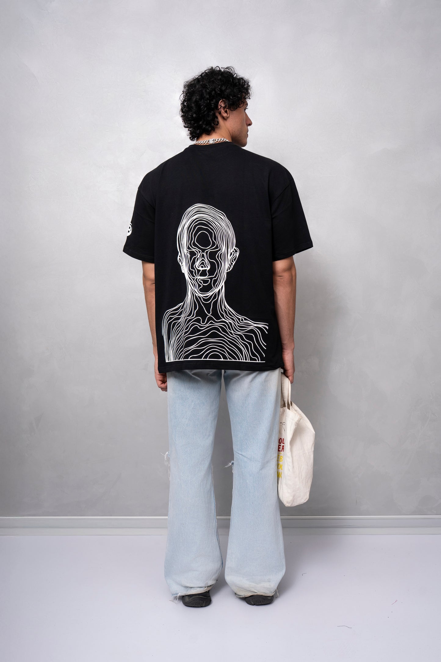 World, Hold On Black Oversized T-Shirt