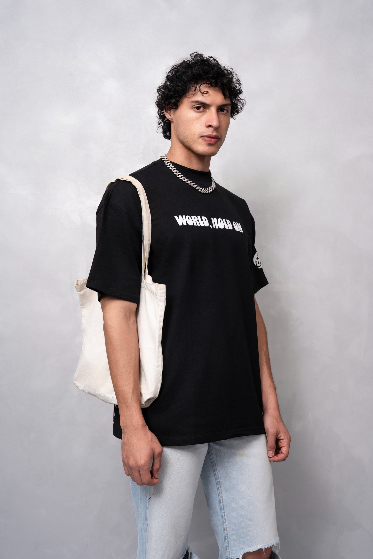 World, Hold On Black Oversized T-Shirt