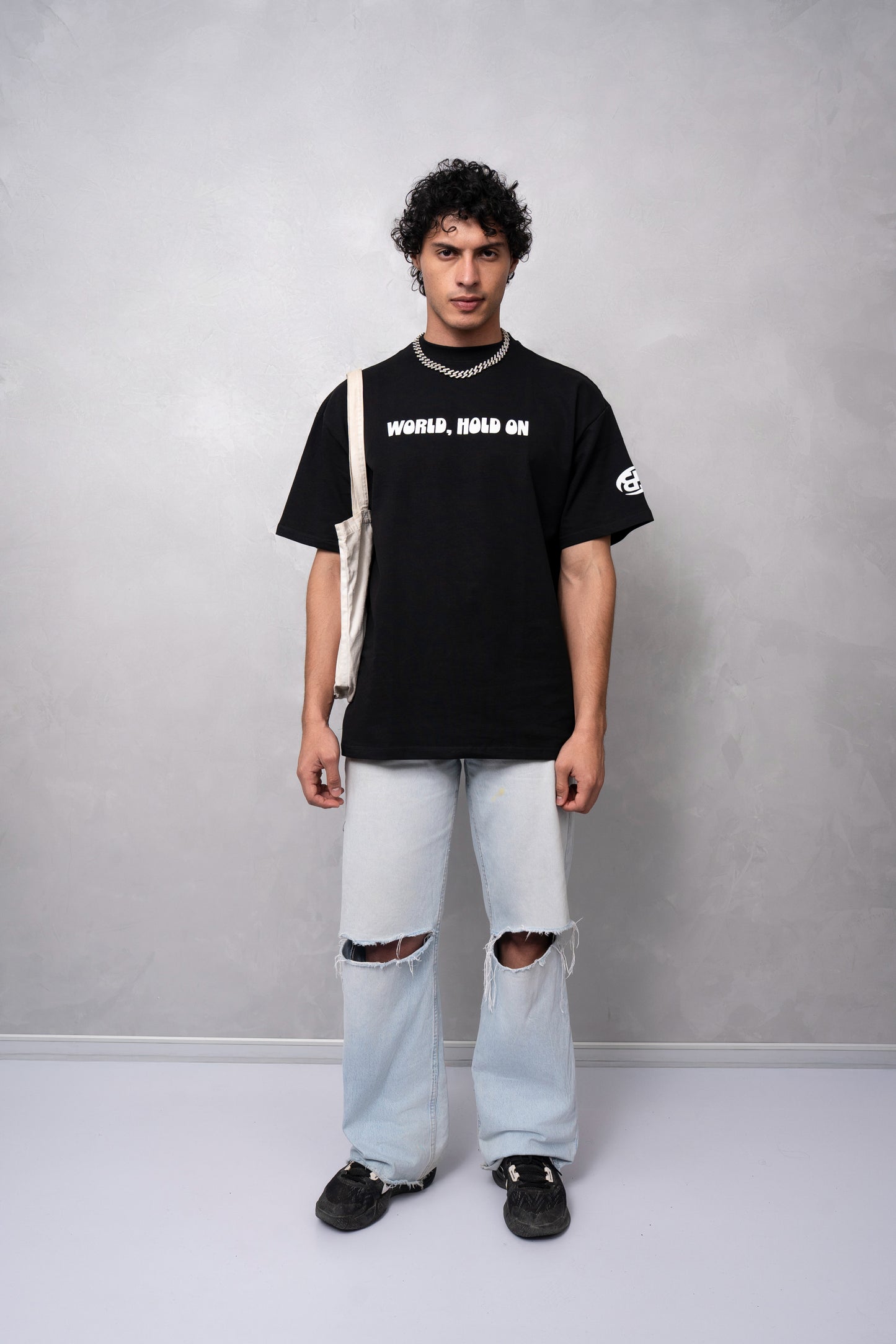 World, Hold On Black Oversized T-Shirt